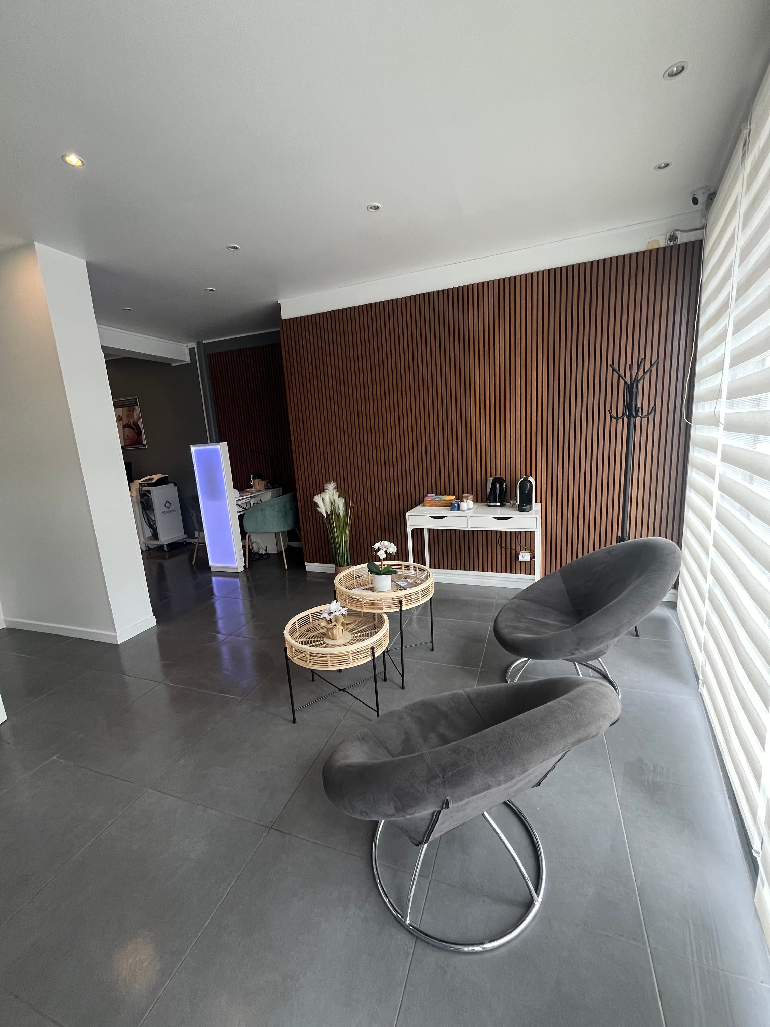 Beauty Light Institut - Salon principal esthétique avec équipements professionnels